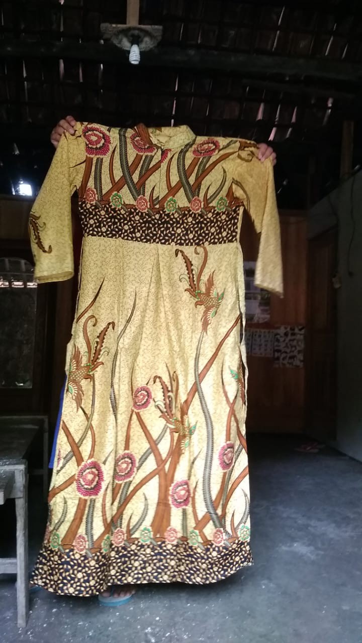 Maura Couple - Sania Ruffle Batik Couple Ori Ndoro Jowi Dnt Garansi Termurah Shopee - Sarwendah