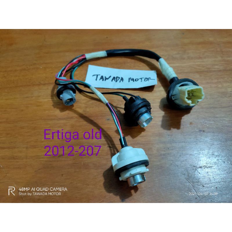 SOKET FITTING STOPLAMP SET SUZUKI ERTIGA OLD 2012-2017