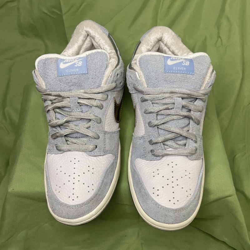 Sepatu Sneakers Sean Cliver x Dunk Low SB "Holiday Special"