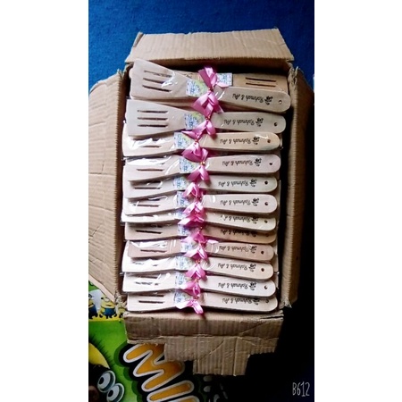 solet lubang souvenir pernikahan
