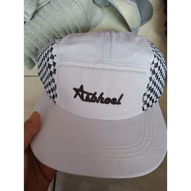 topi Lima panel catur