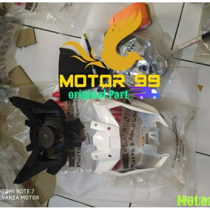 Cover batok lampu depan set Vixion new nva putih ori ygp