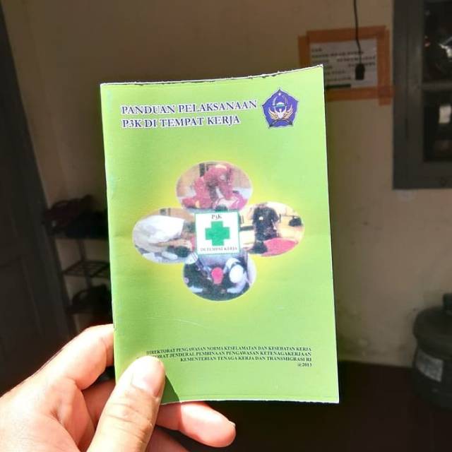  Buku  p3k  buku  saku panduan  pelaksanaan p3k  di tempat 