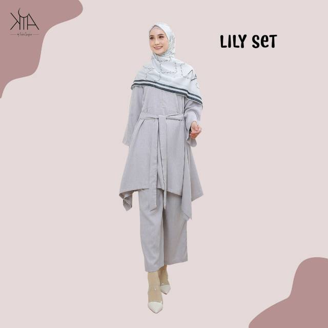 

KIA by Zaskia Sungkar-Lily Set