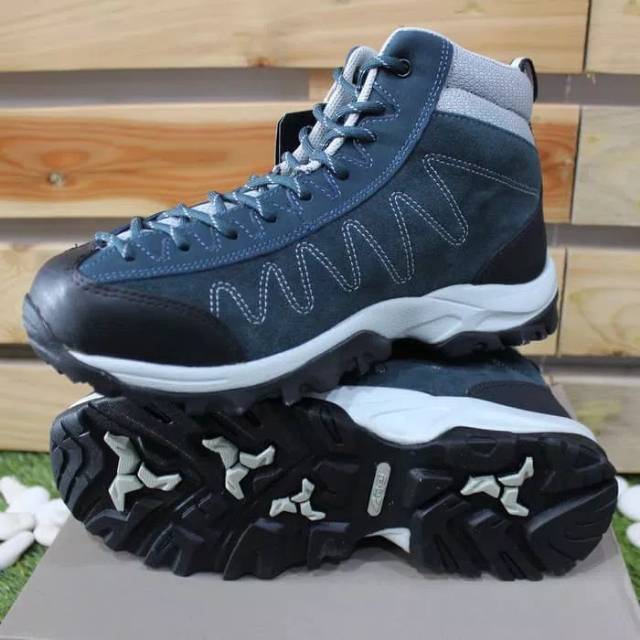 SEPATU PRIA SEPATU GUNUNG SEPATU REI WAVE