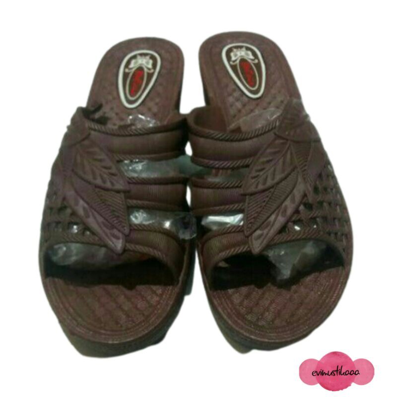 BA G038 - Sendal Kokop Karet Untuk Ibu - Ibu Untuk Sehari - Hari  Motif Lubang Size 37 - 40