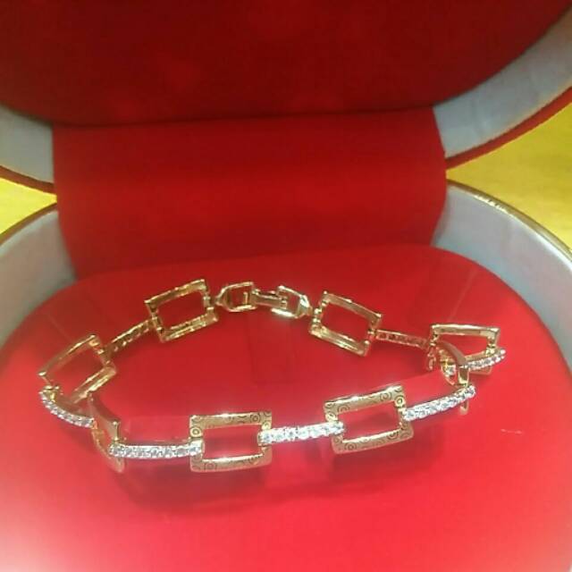 Gelang rantae versace