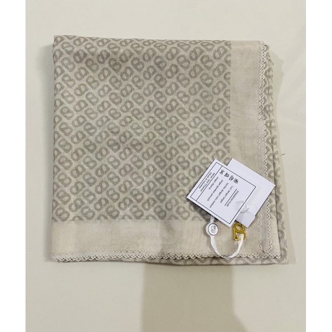 buttonscarves tapis square seed