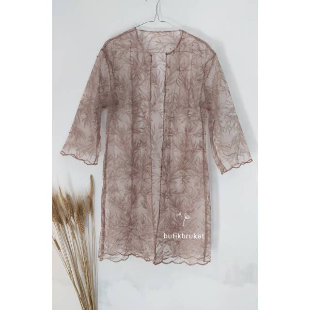 Delia outer tile akar mutiara