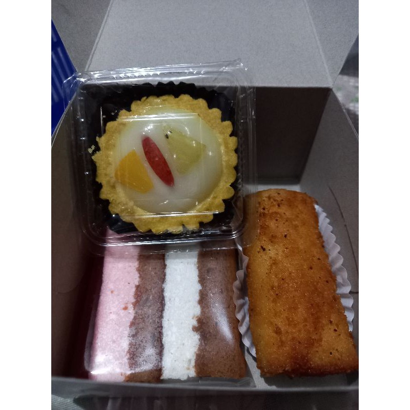 

SNACK BOX MIX KUE BOX PAKET 10RB