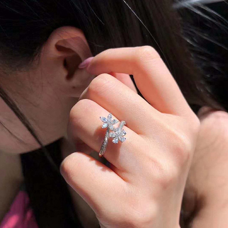 Cincin Wanita Model Terbuka Desain Bunga Hias Kristal Cubic Zirconia Adjustable Untuk Pernikahan