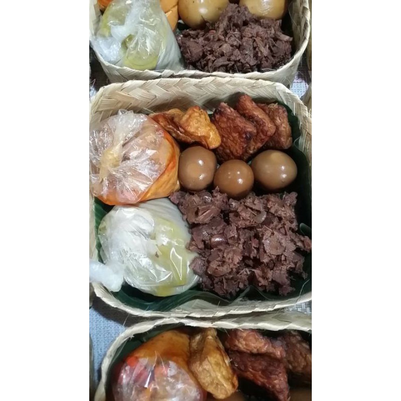 

paket gudeg besek komplit