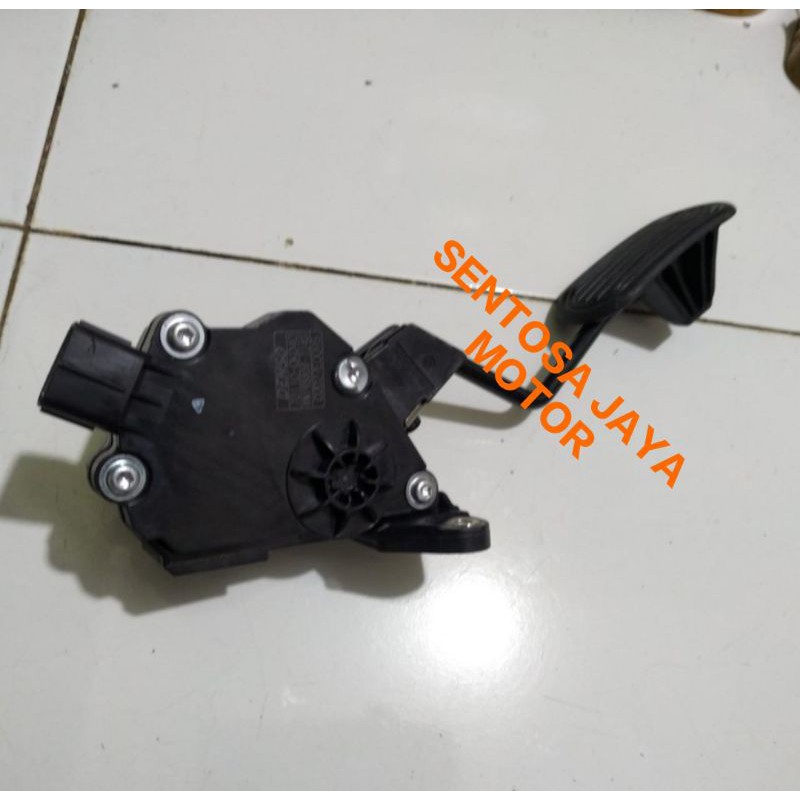 sensor pedal gas APP Toyota Innova Reborn Fortuner VRZ Hilux Revo 78110-0K040 Original