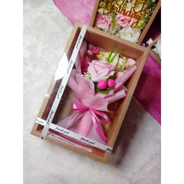 

BUKET BOX GIFT BOX hadiah ulangtahun wisuda anniversary dll