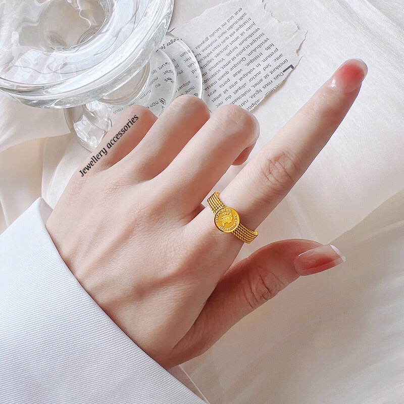 Cincin Titanium Koin Ratu Elisabet Vintage Gold 18K Style Fashion