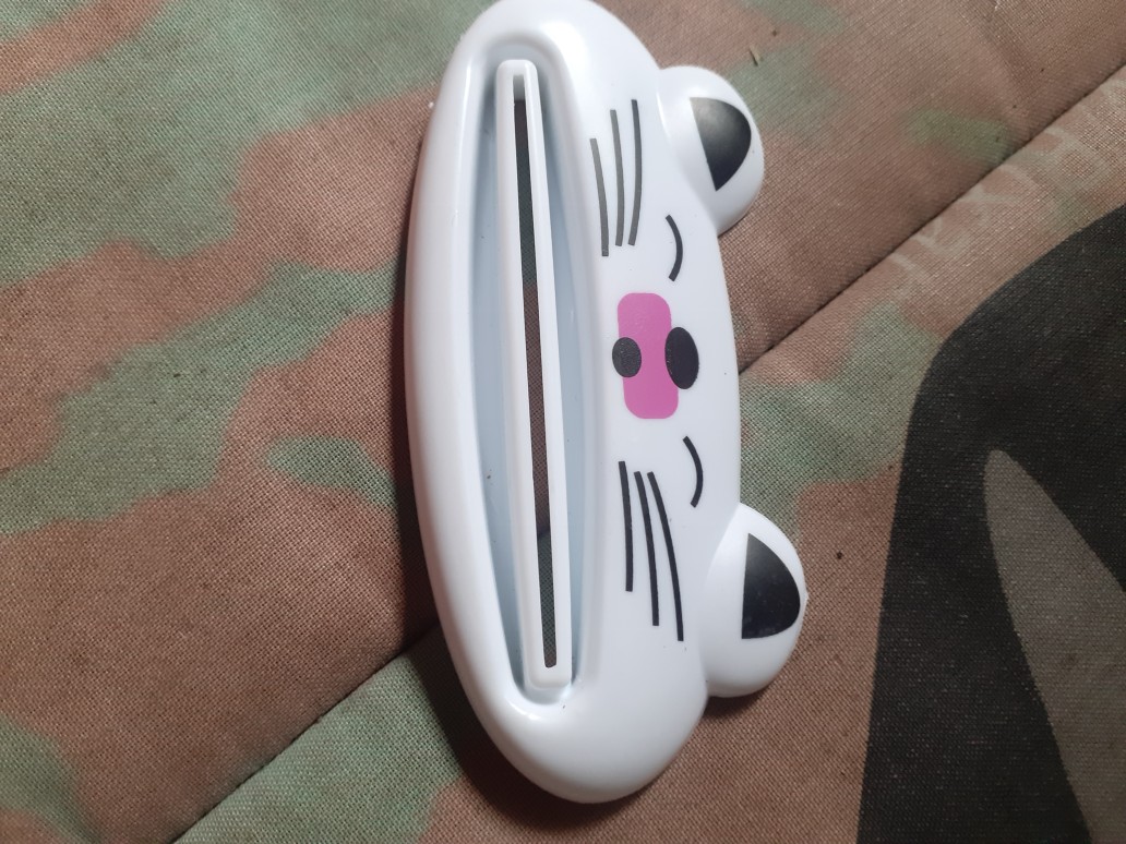 Alat Penjepit Odol Karakter Pasta Gigi Jepitan Pencetan Pemencet Krim Toothpaste Tube Dispenser Lucu