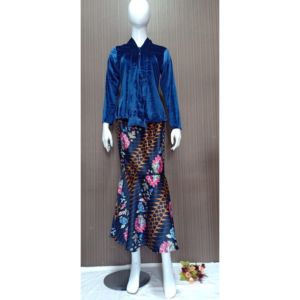 KEBAYA KORTIBEL ROK DUYUNG BATIK  BAJU KEBAYA BATIK RUMAH KEBAYA BANDUNG RUMAH SONGKET BANDUNG