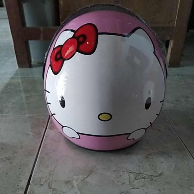 Helm XYZ Hello Kitty