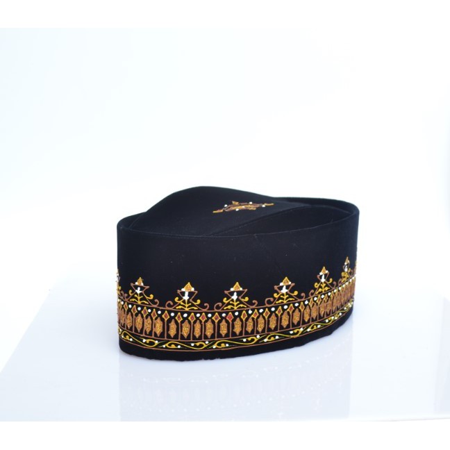 Songkok Peci Model Susun Lukis Motif  Ornamen Batik Aceh Emas