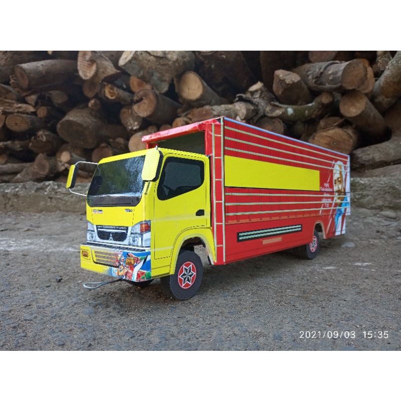 miniatur truk Sulawesi style