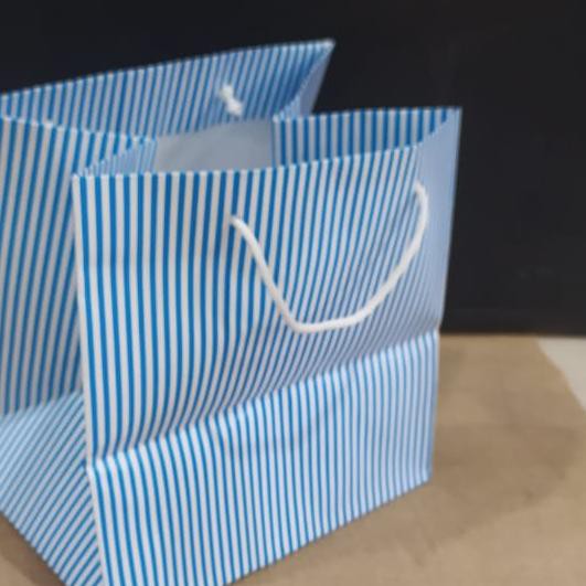 

Terbaru-638 paper bag garis buat nasi box 20 isi 12 pcs terlaris dan termurah