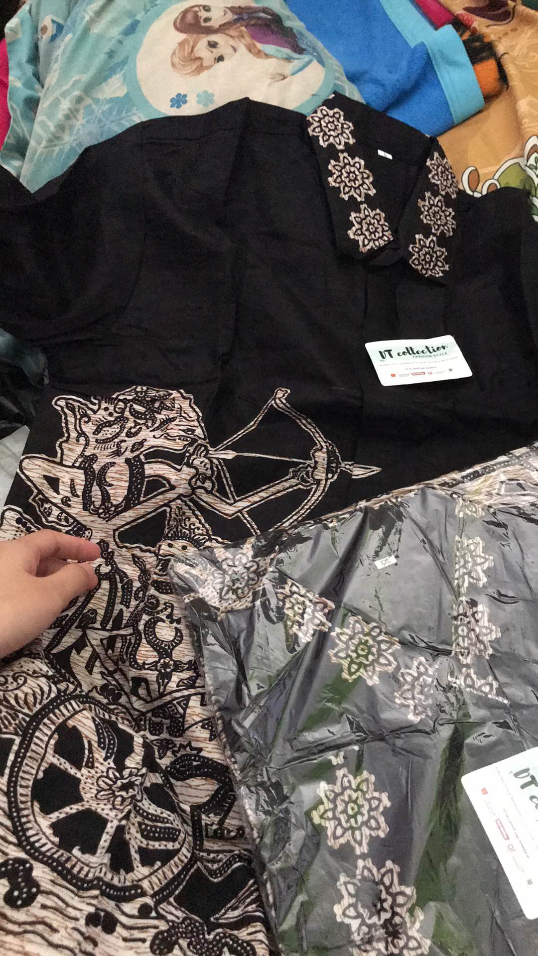 Dt Ollshop  Kemeja Batik Pekalongan Pria Cowok Lengan Panjang Motif Wayang Hitam