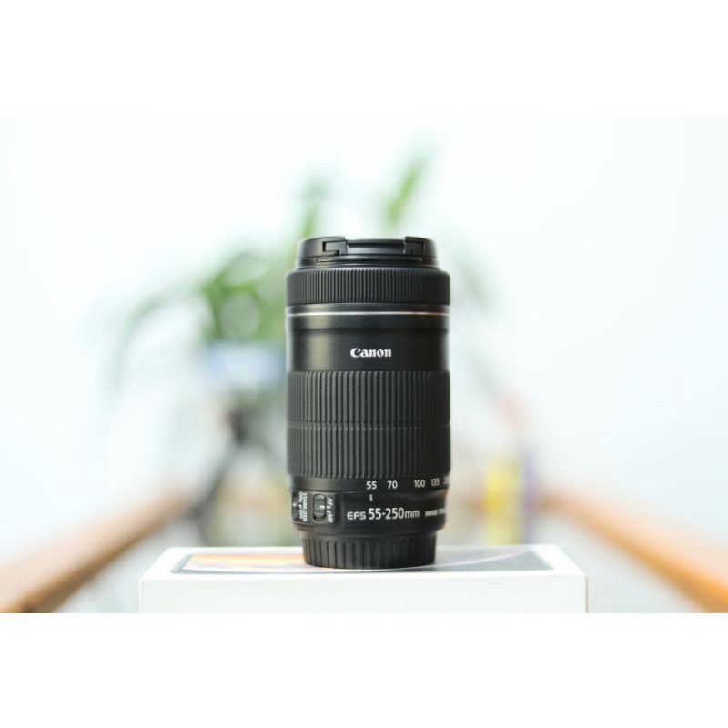 Lensa tele Canon 55-250mm STM seperti baru