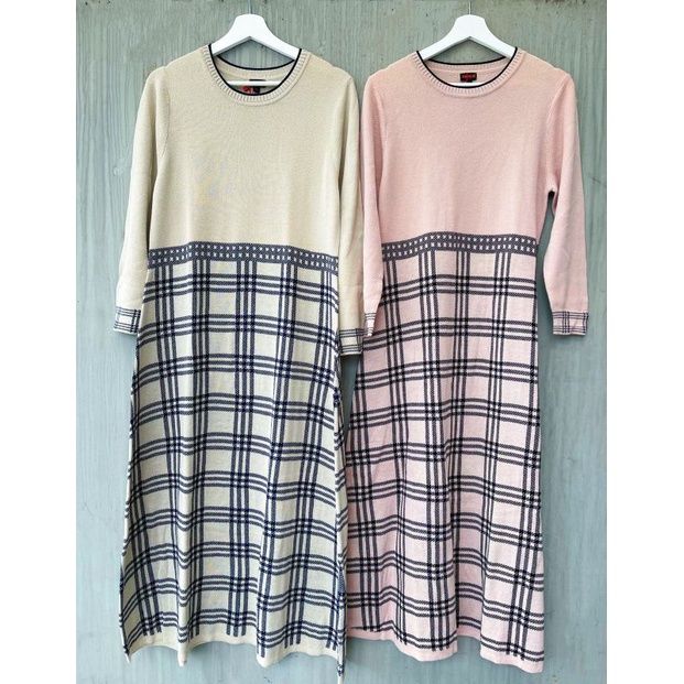 Am*li* knit plaid maxi dres