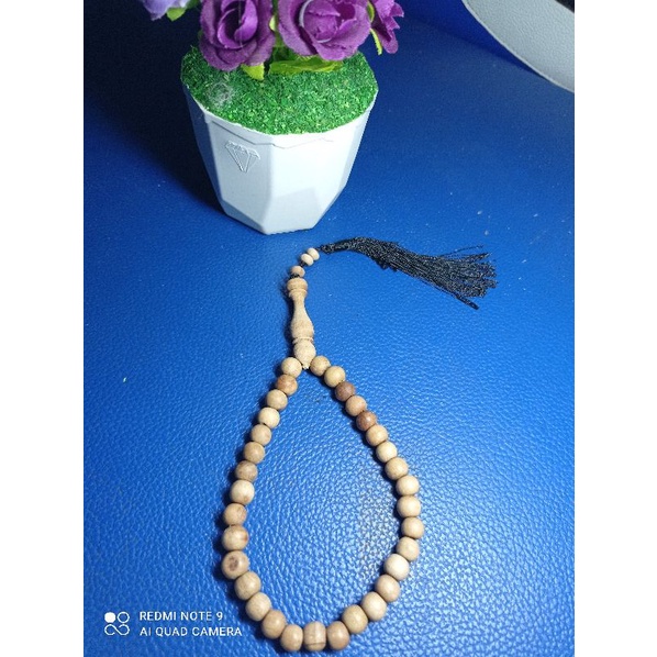 Tasbih cendana lokal jawa 33butir ukuran dim 8mm, wangi warna natural kayu asli pulau jawa