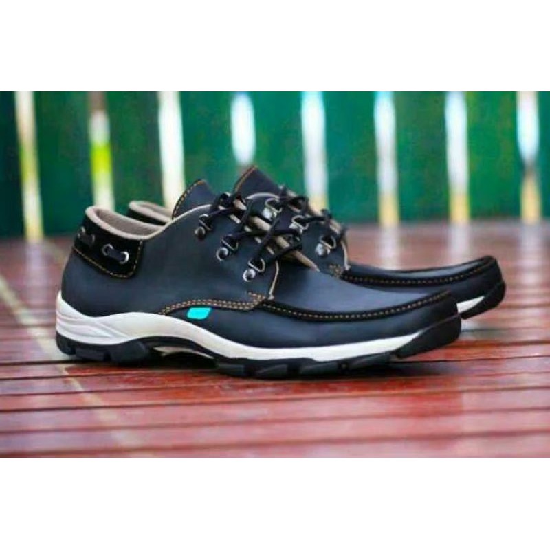 Sepatu casual sneakers kasual kulit asli premium kickers