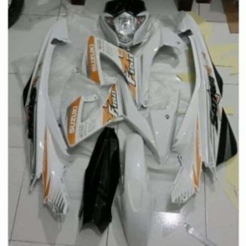 full body halus satria fu facelift 2014 putih plus reflektor depan
