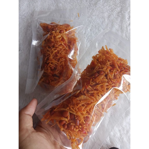 

kentang mustafa pedas manis lezat 100g