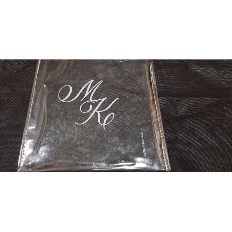 

Pouch mika uk 25x25 (sablon 1sisi 1warna)
