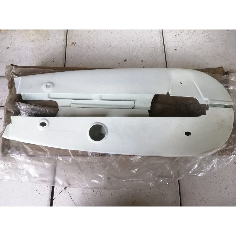 tutup rantai c700 c800 c70 shock pendek warna putih