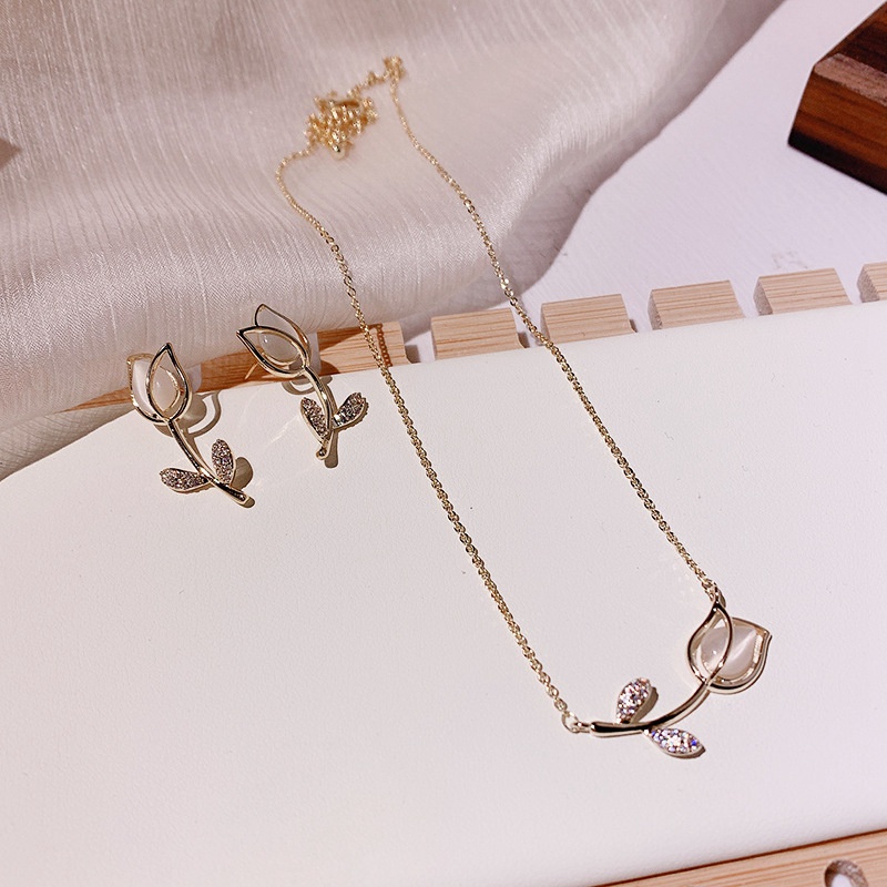 Anting Kalung Dan Gelang Desain Bunga tulip Bahan resin Aksen Berlian Imitasi Gaya Korea Untuk Wanita