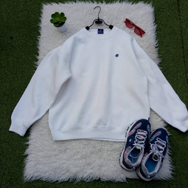 Preloved sweater hangten.