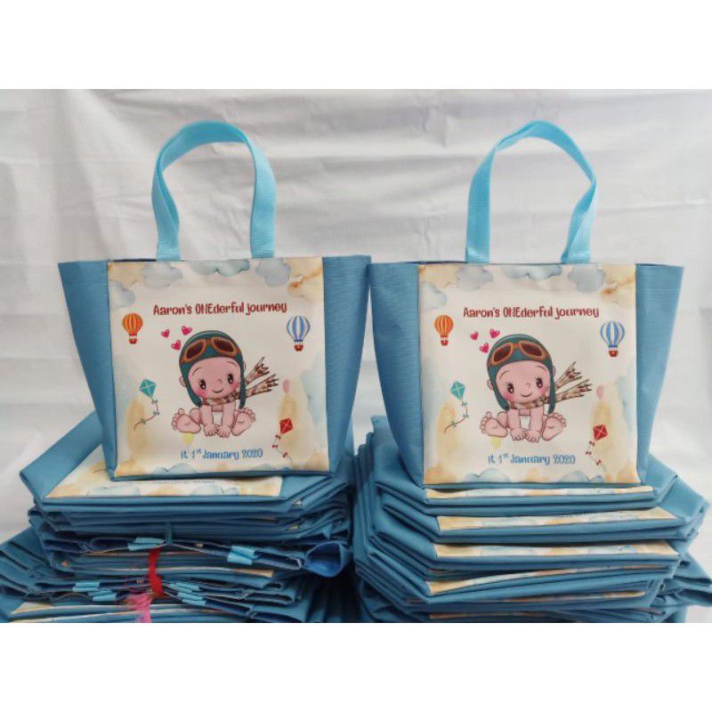 

TAS ULTAH MEWAH KANCING MAGNET