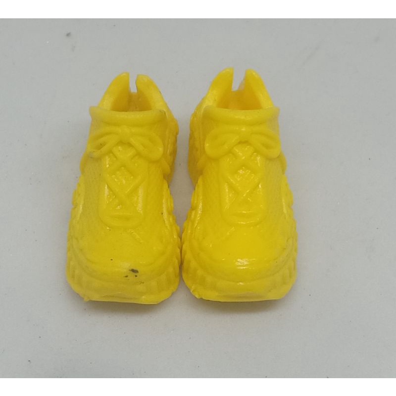 sepatu barbie varian kuning