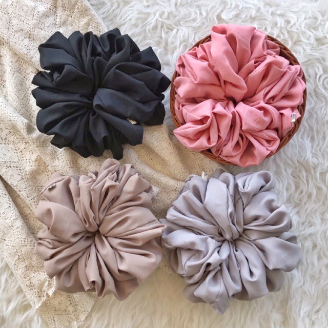 GROSIR 1 KG MUAT 25 PCS// SCRUNCHIE / KUCIR RAMBUT/ Cepol Rambut) penambah volume hijab bahan Random