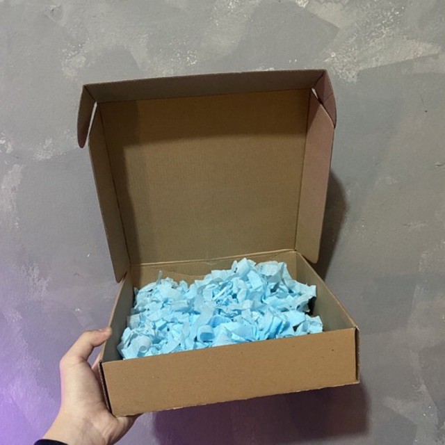

HEEYYBOX | Corrugated Box Model Ear Lock + Kertas Cacah / Kotak Kado Bahan Corrugated Box + Kertas Cacah.