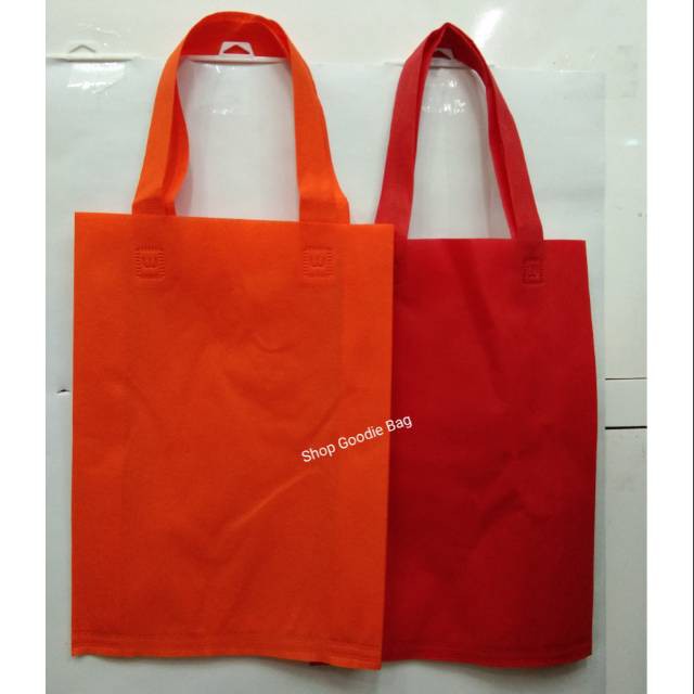 

Tas Spunbond Handle uk 25x35 Goodie Bag Tas Kain Polos SVN387