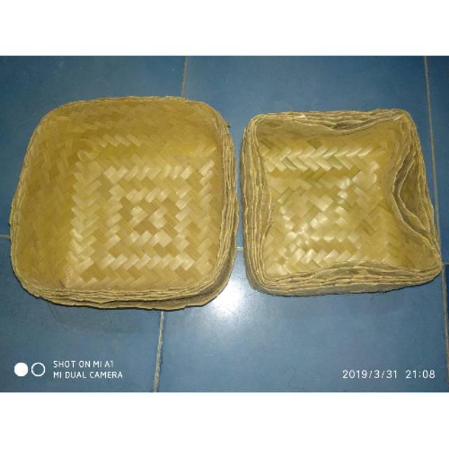 

Besek bambu nasi catering hajatan kado souvenir 20*20*11