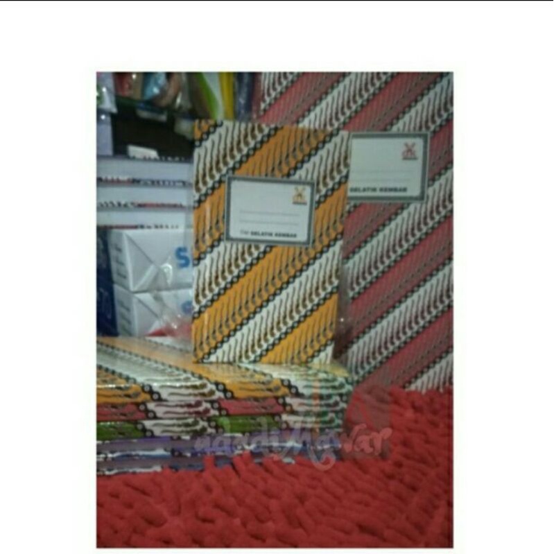 

Buku Tulis Oktavo Isi 100 lembar Gelatik Hard Cover Kecil
