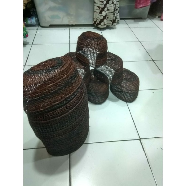 Peci rotan asli