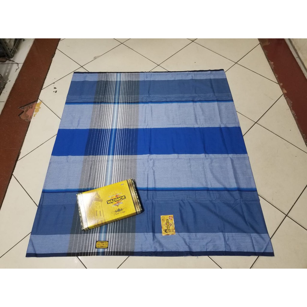 sarung tenun wadimor bukit tinggi Central_Muslim