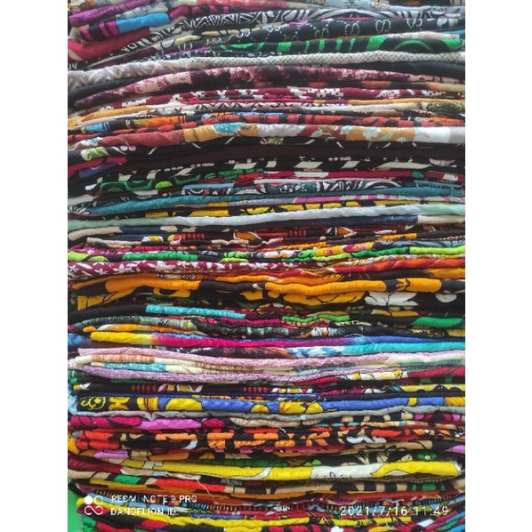 Perca Kain Rayon Kecil ¼ Kiloan