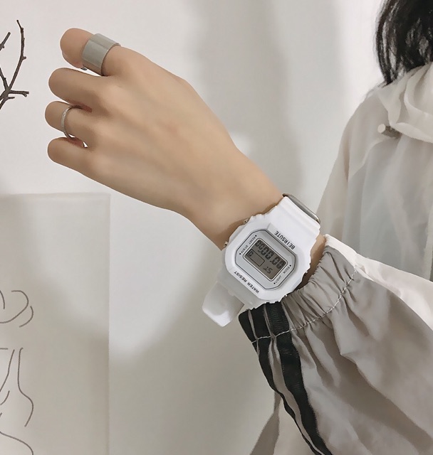 ［Ready Stock］Jam tangan digital segi jam wanita pria fashion Hot cewek cowok s1034