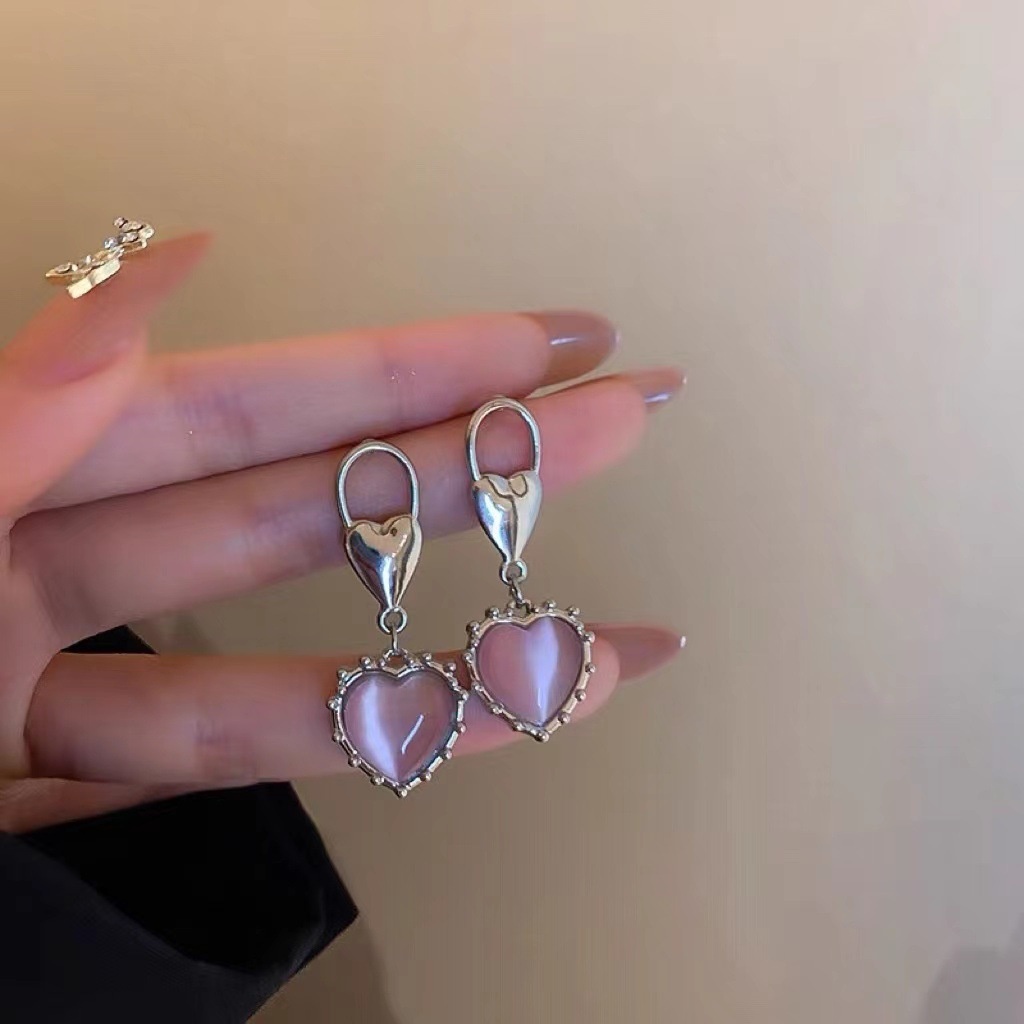 Anting Bentuk Hati Opal Warna Pink