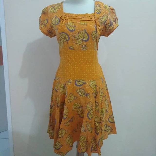 gaun dress batik trusmi kuning kunyit