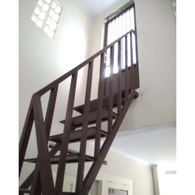 Tangga besi dan railing tangga harga per meter